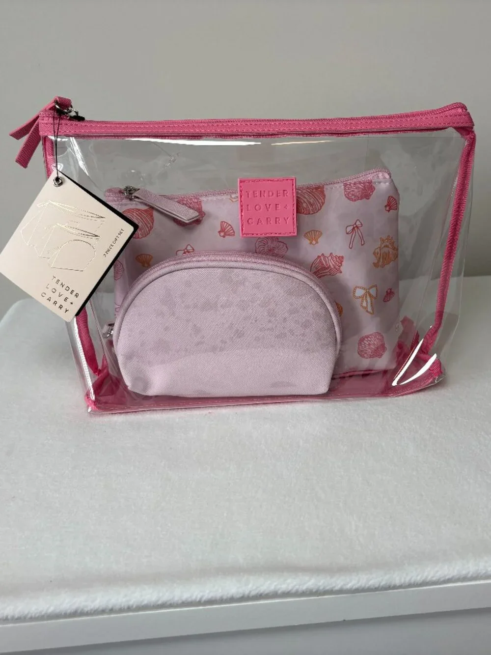 NWT - Tender Love + Carry 3 Piece Pink Seashell Cosmetic Set